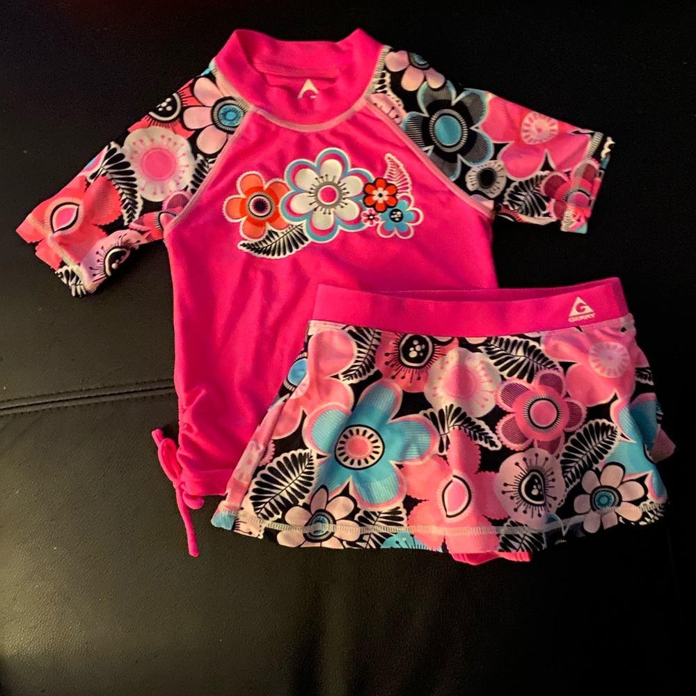 Toddler Girls GERRY 2 Piece Bathing Suit Set Size 3T